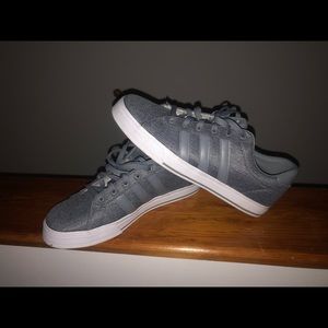 Men’s adidas 10.5 new grey superstar sneaks